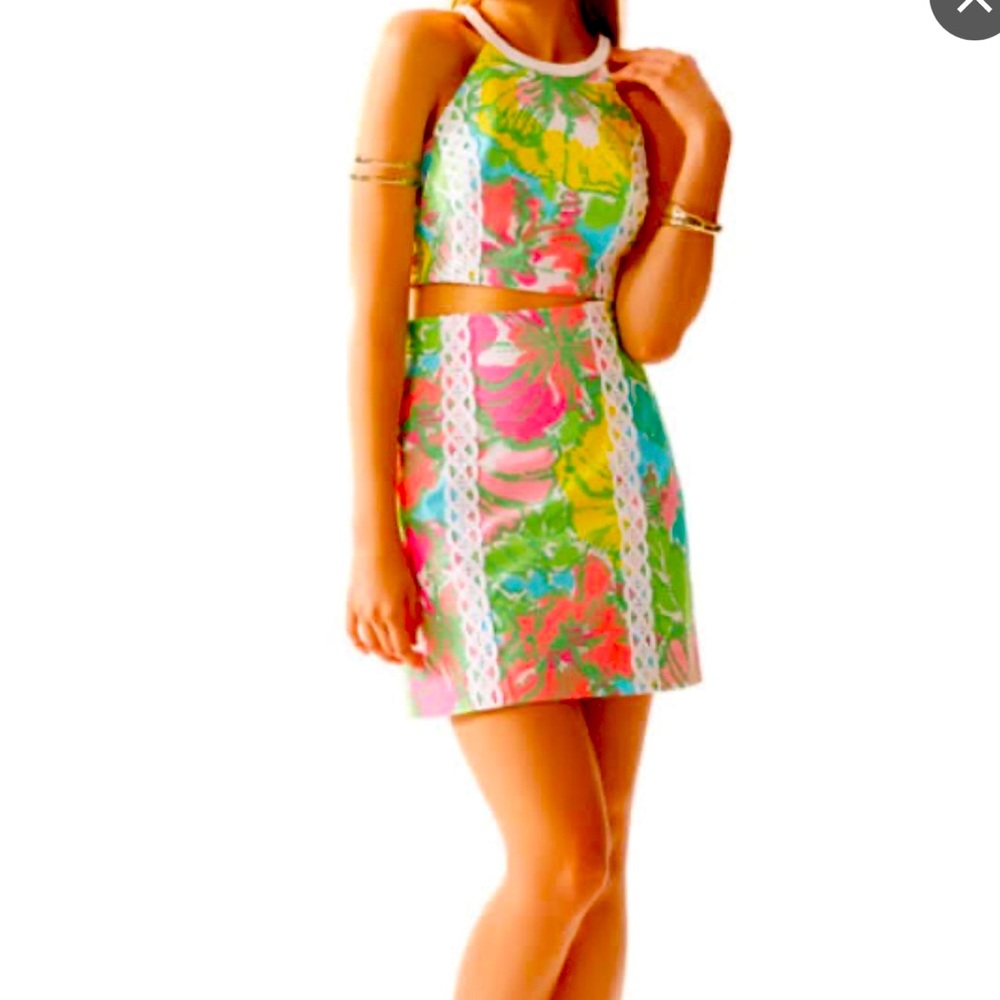 ISO VANNA TOP ONLY SIZE 8 or 10. I HAVE A SIZE SIX TOP.